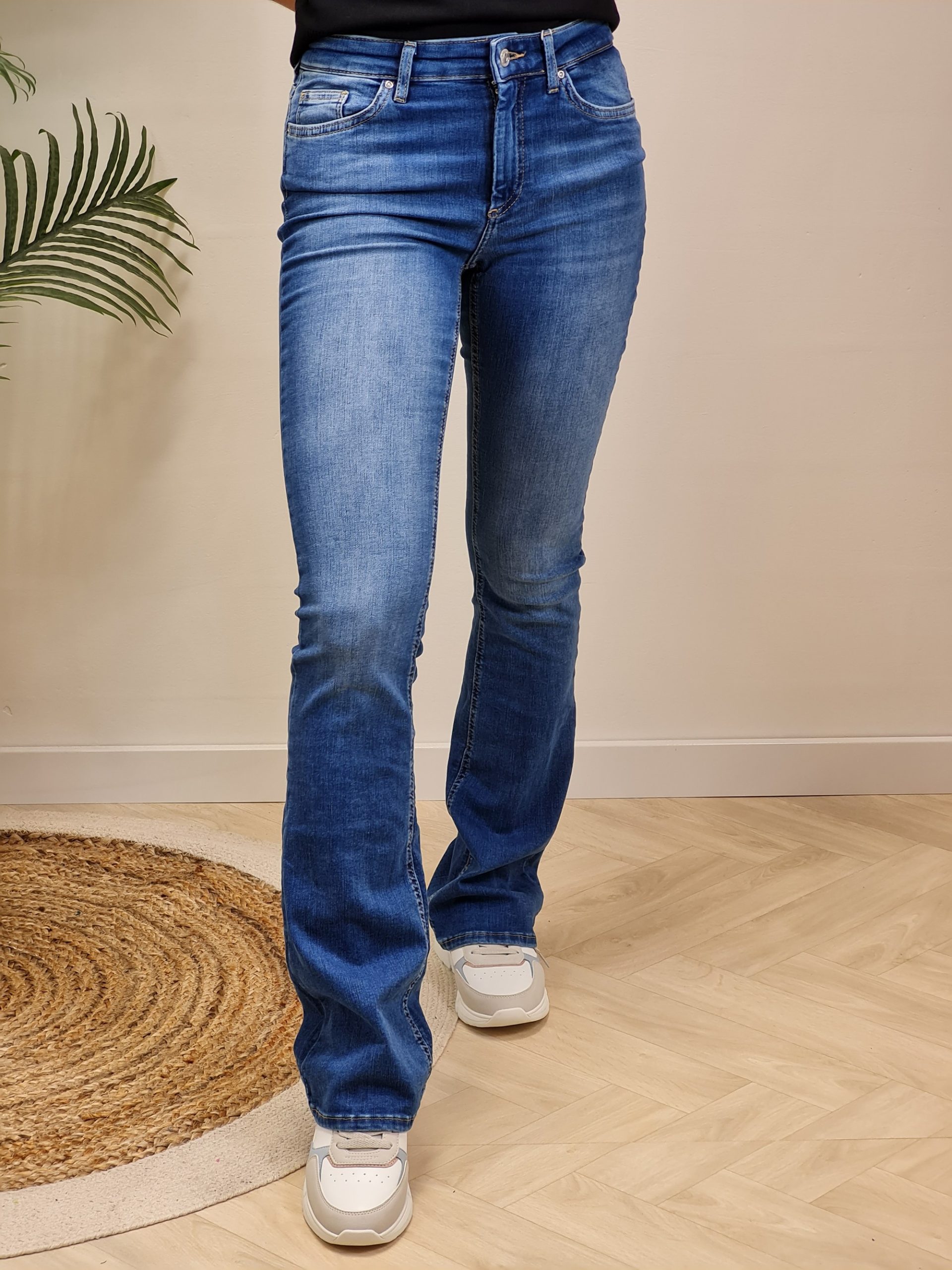 mannelijk uitblinken Gedachte Flared jeans medium blue (lengtemaat 34) - Trendzonline.nl