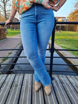 Flared jeans blush light blue (lengtemaat 32)