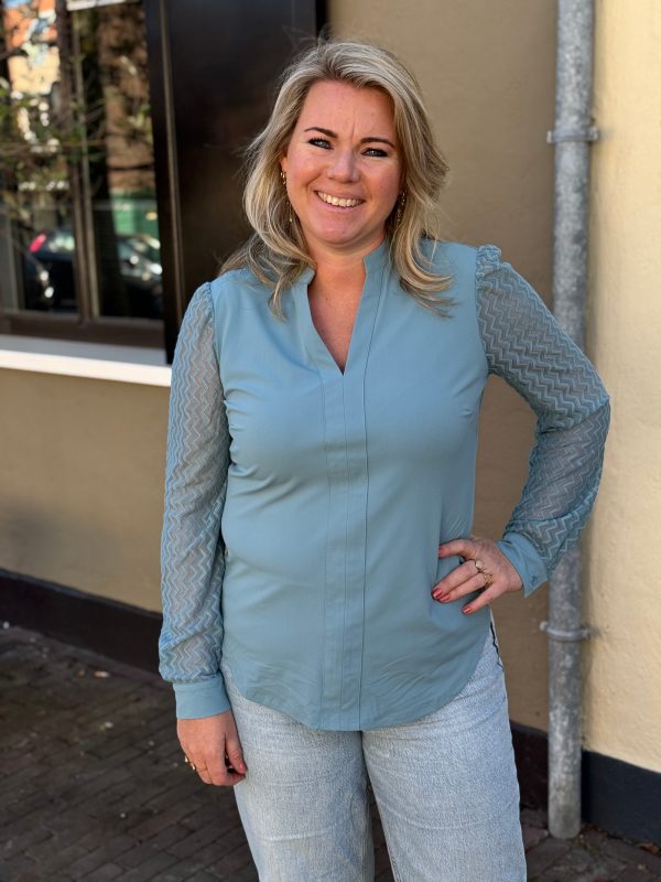 Blouse Mirthe travelstof smoke blue - Afbeelding 9