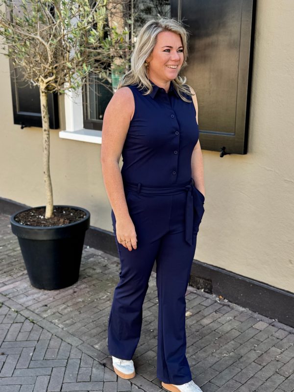 Travelstof jumpsuit mouwloos navy