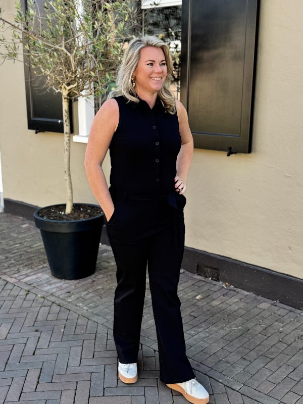 Travelstof jumpsuit mouwloos zwart
