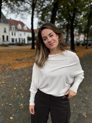 Truitje Romy beige
