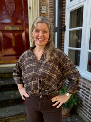 Blouse Noor bruin geruit