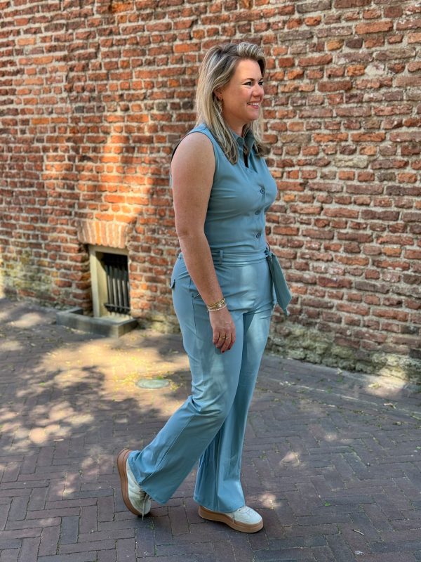Travelstof jumpsuit mouwloos smoke blue