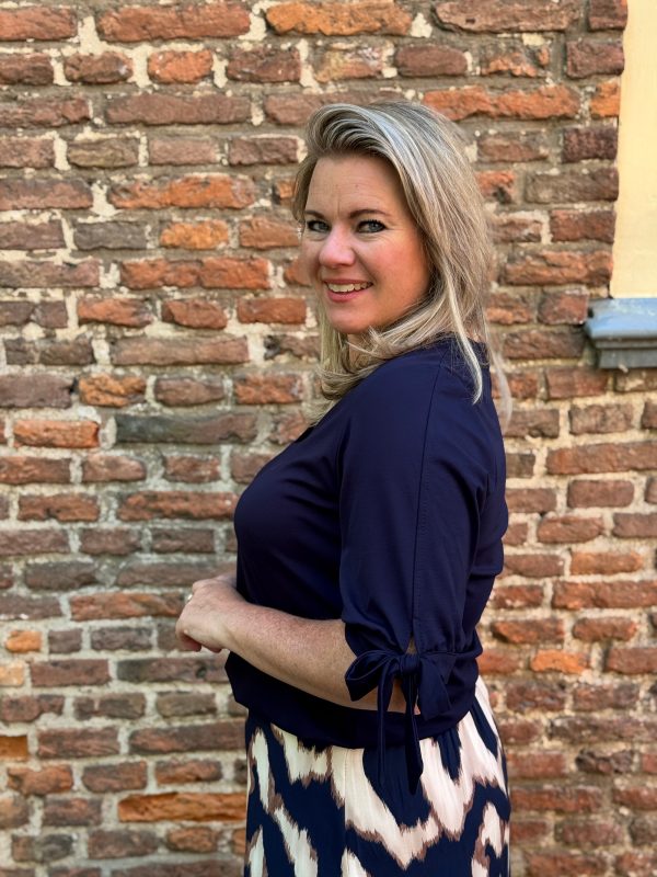 Shirtje Loraine navy - Afbeelding 3