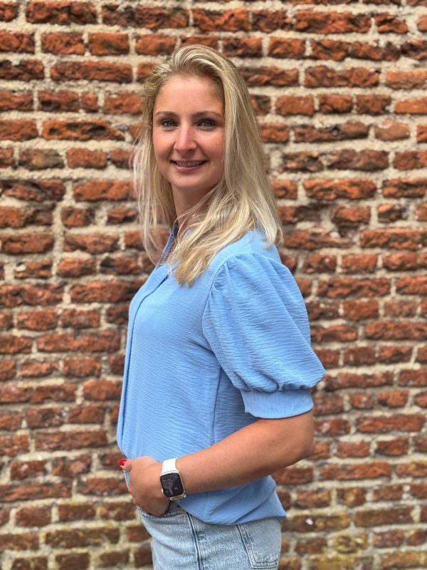 Blouse Kirsten lichtblauw - Afbeelding 2