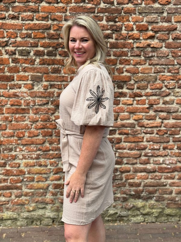 Jurk Amy borduur beige - Afbeelding 2