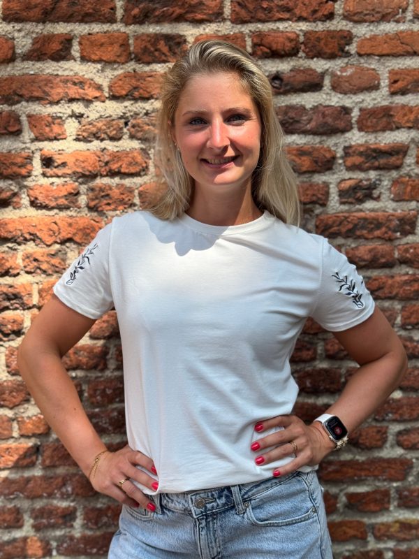 Shirtje Jelia navy borduursel - Afbeelding 2