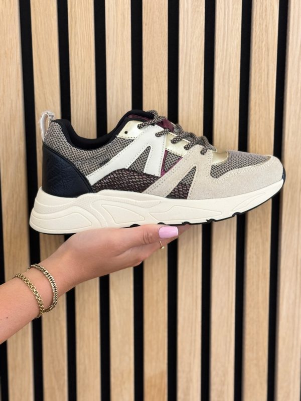 Sneakers 17