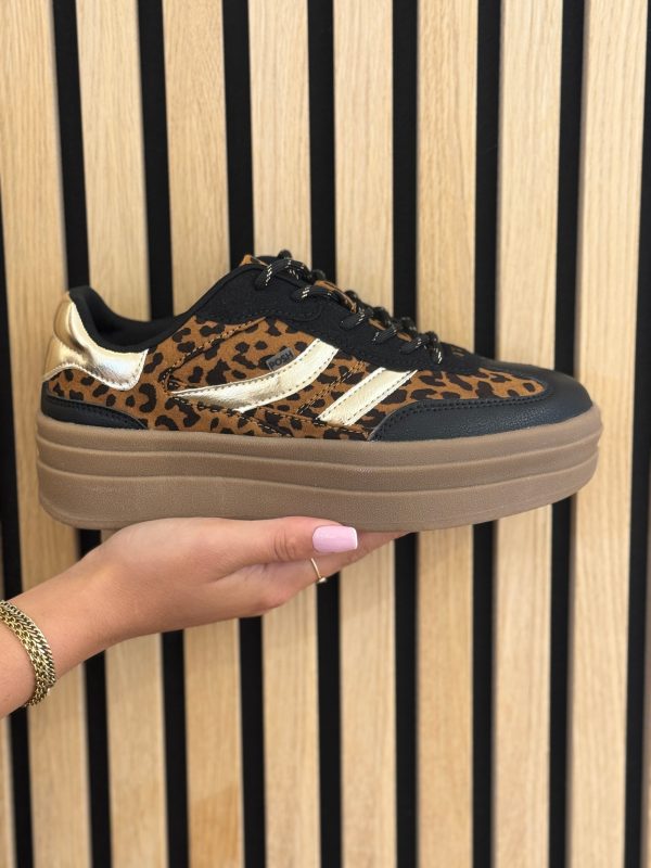 Sneakers 9