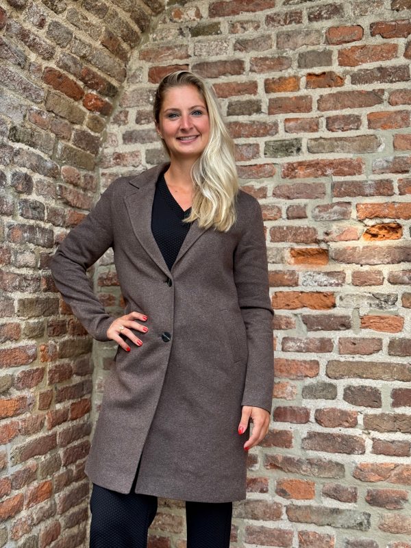 Coat Carrie hot fudge