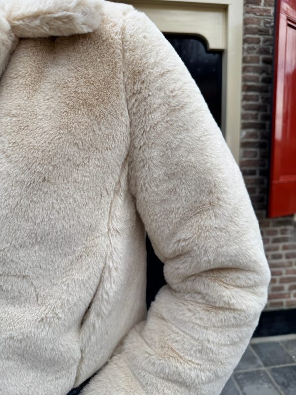 Fluffy jasje beige - Afbeelding 4
