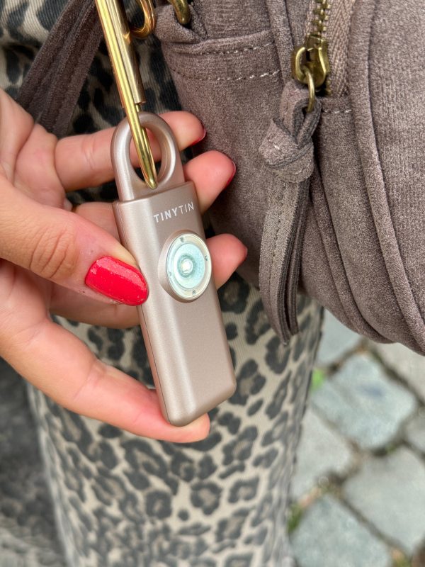 Persoonlijke veiligheidsalarm metallic rose gold - Afbeelding 9