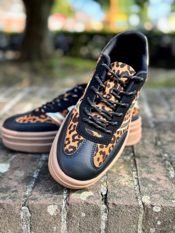 Sneakers 9