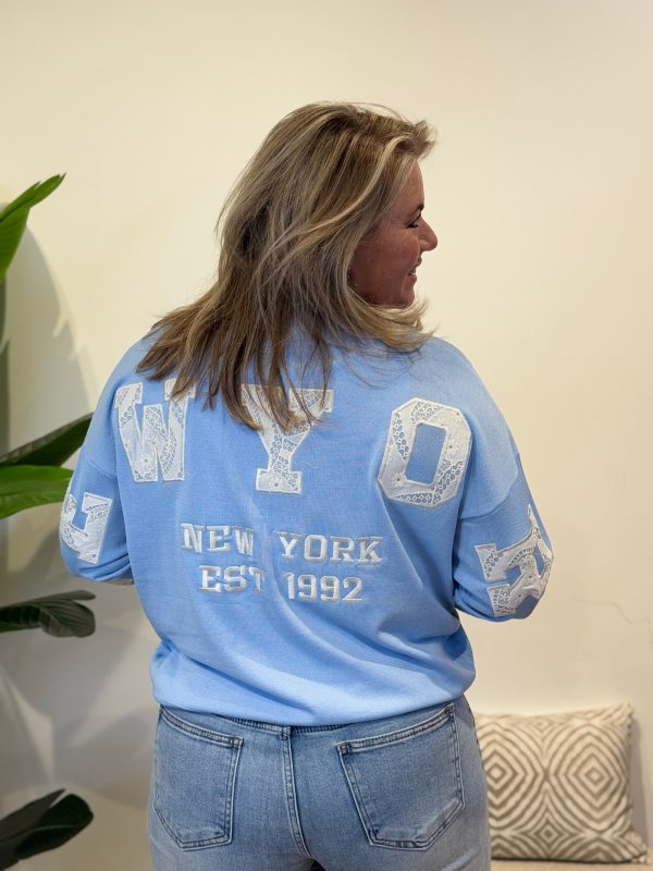 Trui New York lichtblauw/wit