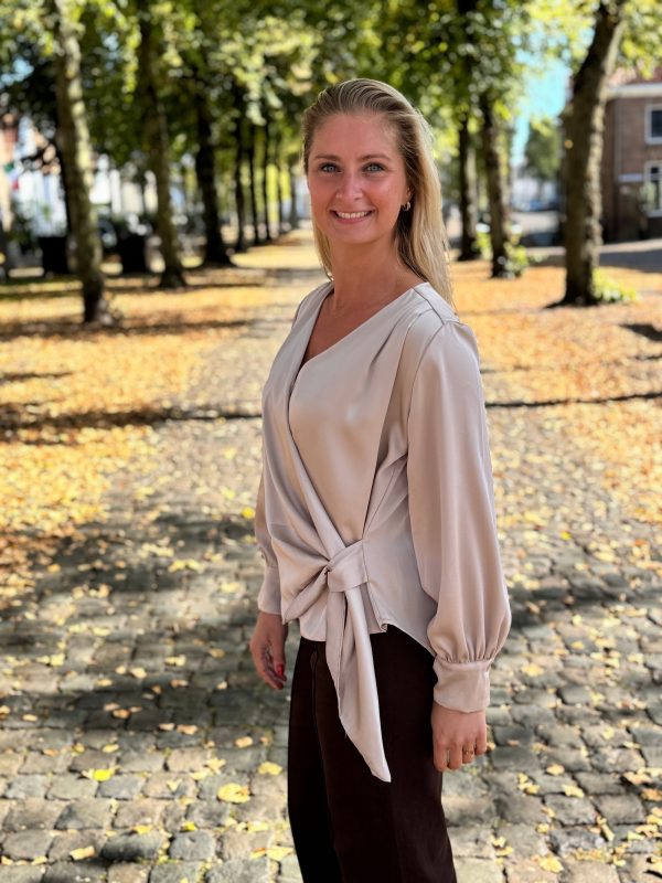 Blouse Eveline beige - Afbeelding 2