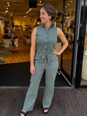 Travelstof jumpsuit mouwloos balsam green