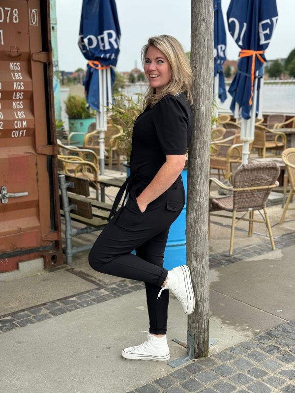Travelstof jumpsuit Marit black - Afbeelding 2