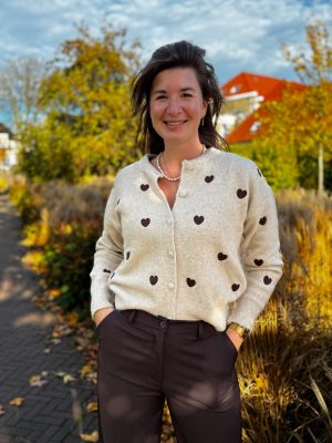 Vestje Lara beige met hartjes