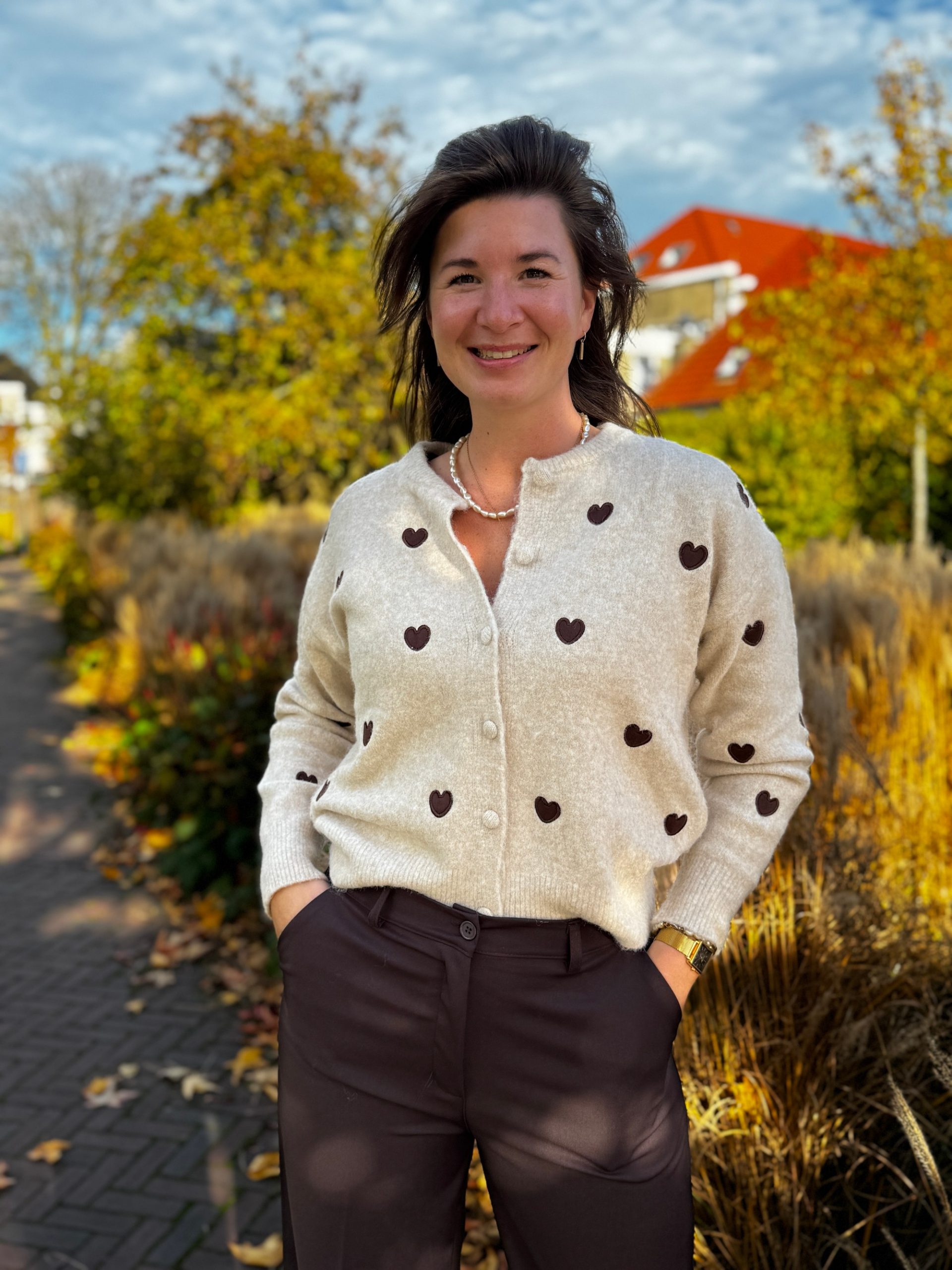 Vestje Lara beige met hartjes