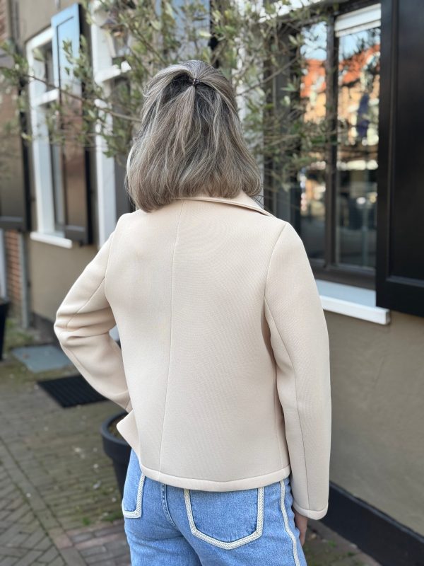 Korte trenchcoat Yuna beige - Afbeelding 4