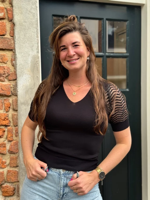 NIEUW 😍 Deze super mooie tops met doorschijnend mouwtje zijn nu nieuw bij ons binnen! 🤗 Je shopt 'm al voor €26,95 🥳🤍 www.trendzonline.nl/top-liz-wit
🖤 www.trendzonline.nl/top-liz-zwart