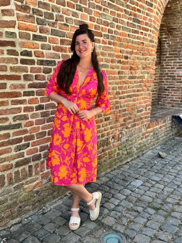 De temperaturen voor de komende tijd liegen er niet om ☀️🌷 We laten jullie dan ook héél graag onze jurkjes-collectie zien! 👗 Tenminste.. deels 😜 Want het is weer te veel voor in 1 compilatie!👉 www.trendzonline.nl/jurken