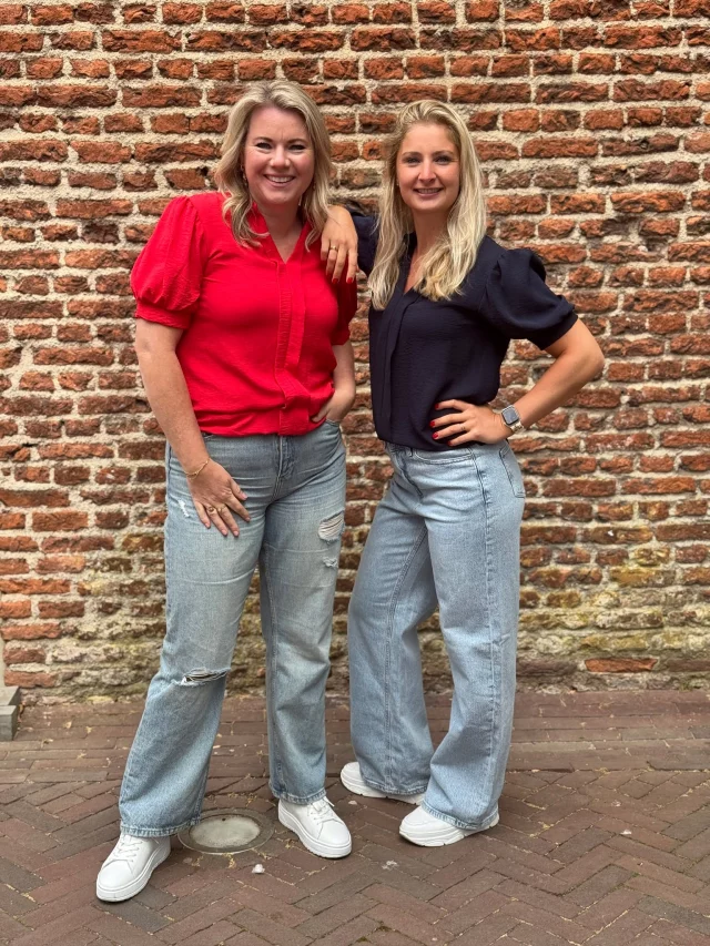 Lekkere tops die overal bij passen?🧐 Tuurlijk hebben we die!🫶 We hebben deze top in 6 leuke kleurtjes én ze zitten heerlijk! 😍 welke is jouw favoriet?🩷🌸Top Kirsten 👉 https://ap.lc/OTrIB