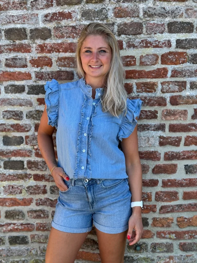 Denim met denim combineren en butteryellow💛 Deze super leuke NIEUWE ITEMS staan online! Wees er snel bij 🚀🌻🌞
Nieuwe collectie 👉 https://ap.lc/rKtwM