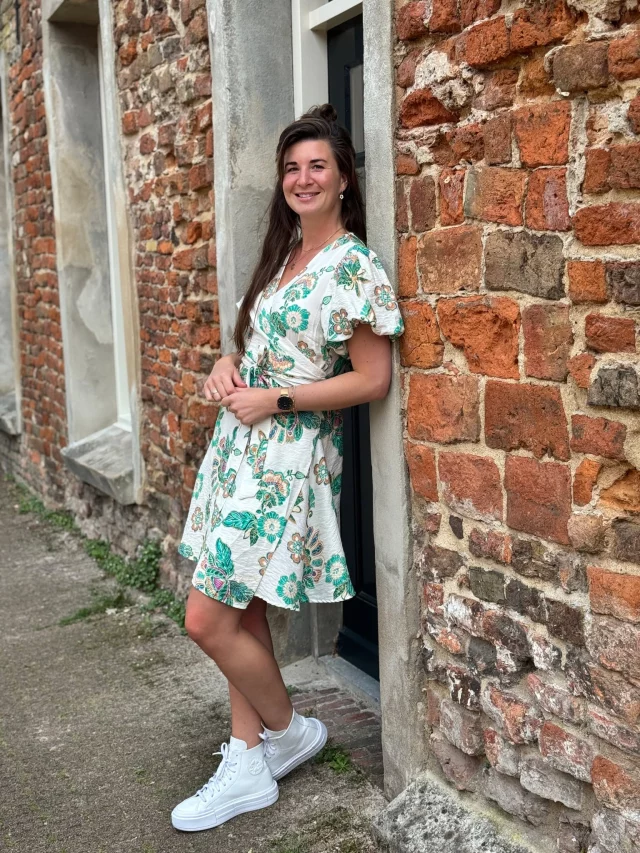 Kijk eens hoe leuk dit nieuwe jurkje onze Henrieke staat 😍 Hij heeft een mooie ballonmouw en een strikceintuur! Je shopt 'm voor €39,95 🤗🥳💚 www.trendzonline.nl/jurkje-mirna-olijfgroen
💚 www.trendzonline.nl/jurkje-mirna-groen