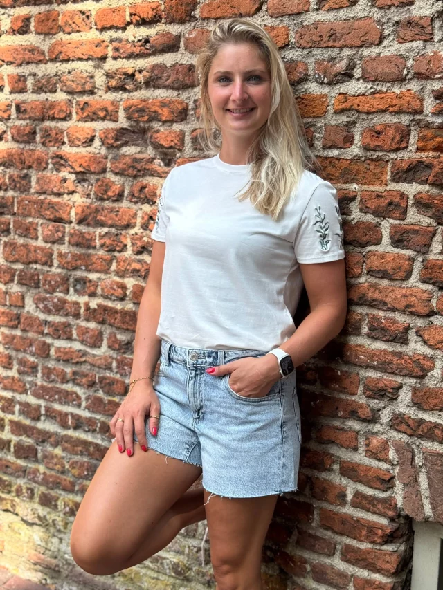 Ohh dames wat een lekker weer is het! ☀️ Echt blote benen weer en wij zijn er helemaal klaar voor🤩 Bij ons shop je echt de allerleukste zomeritems 😍💕 Neem snel een kijkje 👉 https://www.trendzonline.nl/nieuwe-collectie/