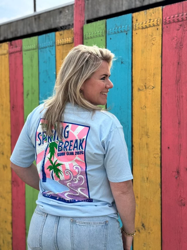 Ohhhh en al deze te leuke shirtjes dan 😍 We zijn weer helemaal enthousiast van al deze te leuke items! 🎉☀🛍 www.trendzonline.nl/tops-shirts