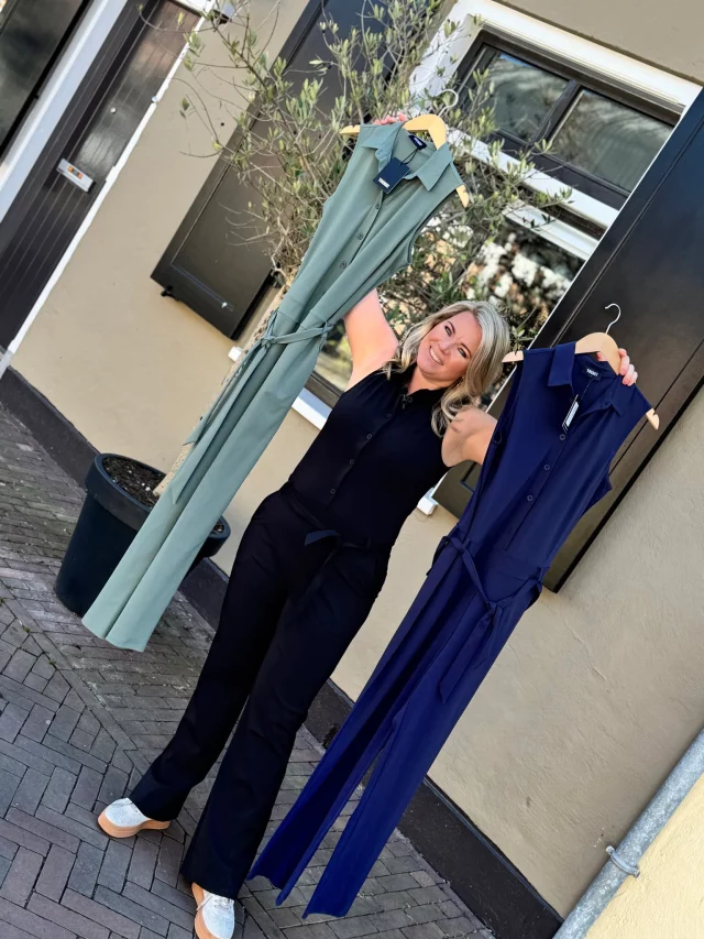 Travel jumpsuits🩷 Heerlijke stof en kreukt niet! Nu ook nog in de aanbieding van €79,95 naar ➡️ €49,95!!🤩🤩 Je shopt ze hier 👉 https://ap.lc/CzCXd