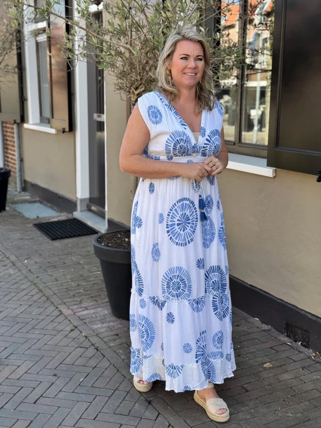 Zoveel leuke jurkjes 😍 En nog leuker is dat al deze jurkjes in de SALE staan! 🥳❤️ Neem snel een kijkje online 👉 https://www.trendzonline.nl/sale/