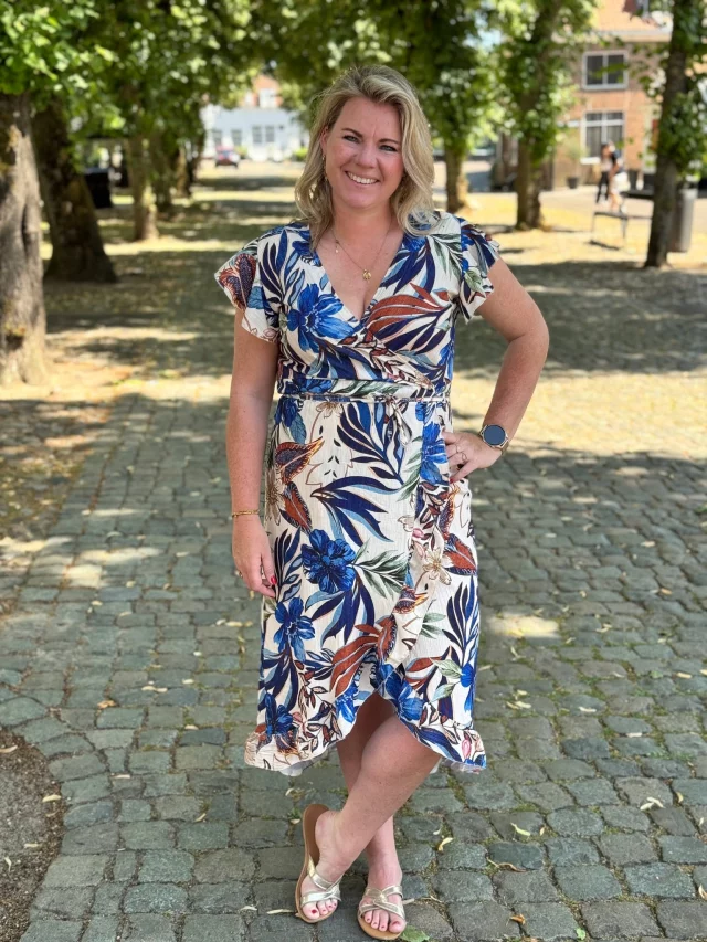 Jurkje Malou🤩 Welke kleur is jullie favoriet? 💙🤎 Je shopt 'm hier👉 https://ap.lc/xSqve